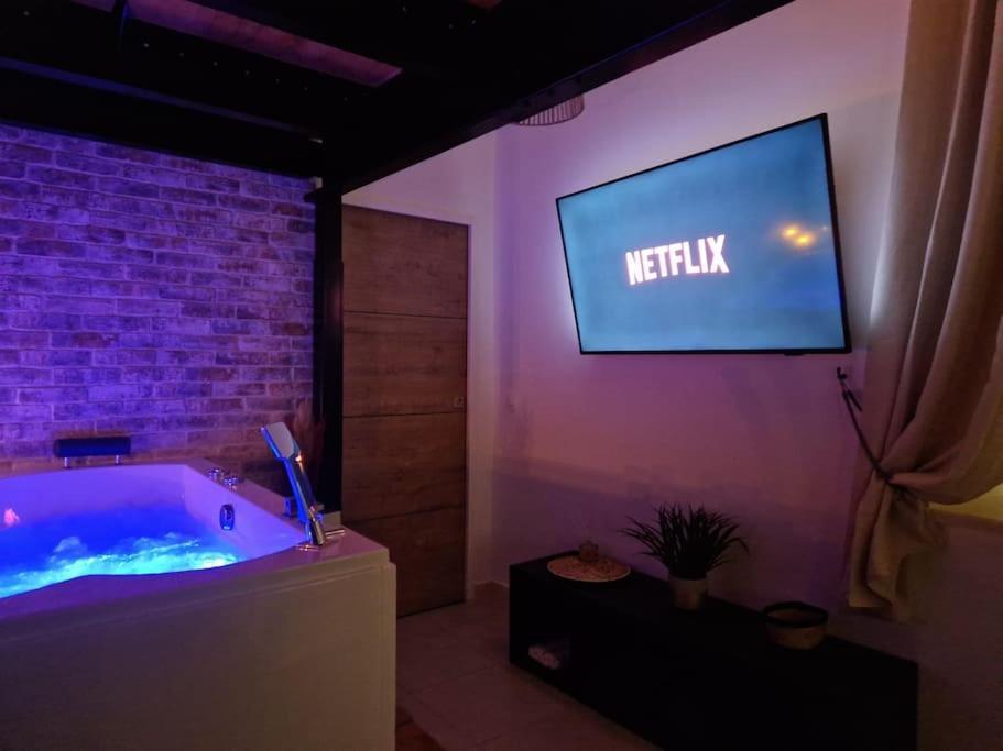 Au Spa De Llea Suite Retro 아비뇽 외부 사진